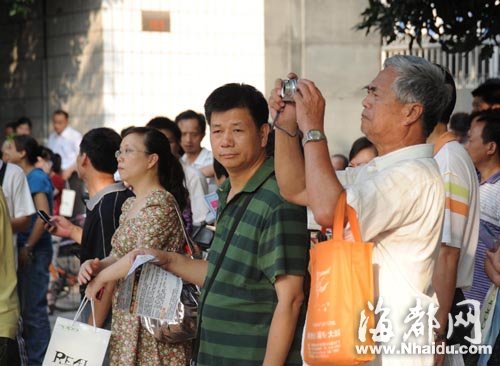 高考結(jié)束：考生家長眾生相