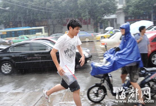 高考首日趕考故事：沖刺