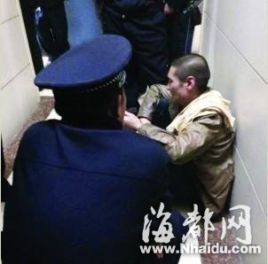 13岁女孩深夜回家 遭父亲酒后动手殴打致死