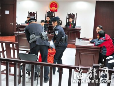 女子不堪丈夫打儿子将其勒死 跪求婆婆原谅