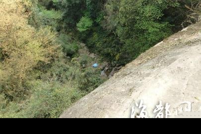 四川两男童被扔下山崖续 嫌犯被指村中一霸