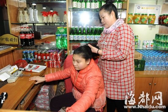 不离不弃！长乐一女子照顾遗弃患病女婴16年