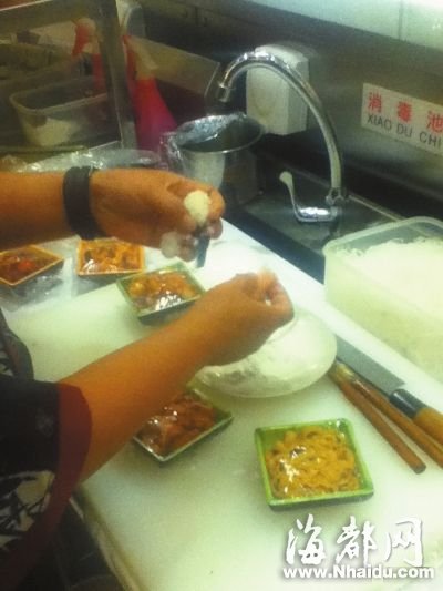 记者暗访禾绿回转寿司店 十种食材过期仍用