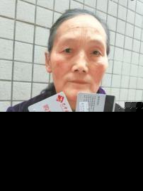 物业公司用购物卡替代现金给保洁工人发工资