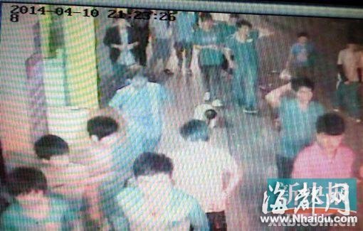 广州发生街头血案 超20人追逐群殴1人被捅死