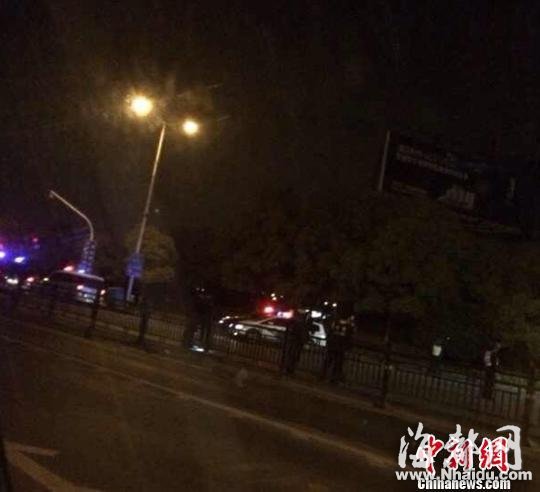 杭州毒贩与特警闹市飙车枪战 多人落网(图)