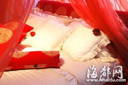 新娘洞房砍伤四旬新郎 嫌婚床太便宜起争执