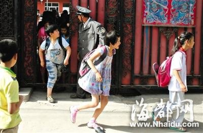 北京围殴少年事件两嫌犯未满16岁不能追究刑责