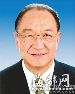 孔垂柱辞去云南省人大常委会副主任职务