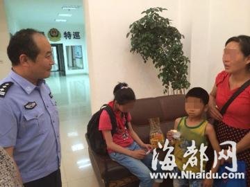8岁男孩被绑架不断卖萌 绑匪“乖乖”放下刀