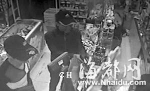 店员被劫求助：帮我打110 我不记得报警号码