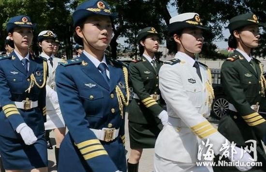 三军仪仗队首现30名女兵 今后每年征集50名
