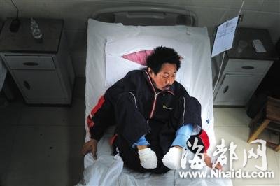 安徽无钱治病自锯双脚男子：我一千元都交不起