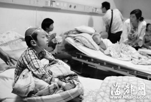 湖北麻城小学砍人事件续：五教师与歹徒殊死搏斗