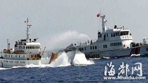 越南船只再度骚扰中方作业 中国海警船发射水炮