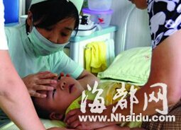 广州女童高烧40℃遭医院拒诊：今晚号已经挂满