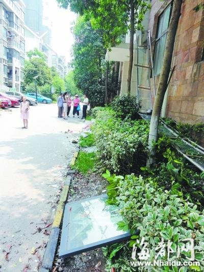 女子闻到天然气味道 点打火机找漏点引爆炸