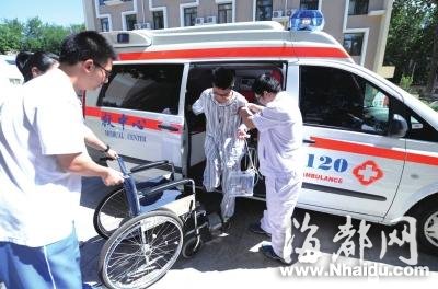 男孩患气胸危及生命 推迟手术参加高考