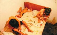 江苏一离职女幼师为取乐诱骗8岁女童吸毒