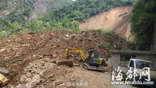 云南福贡发生山体滑坡事故 1人遇难15人失踪