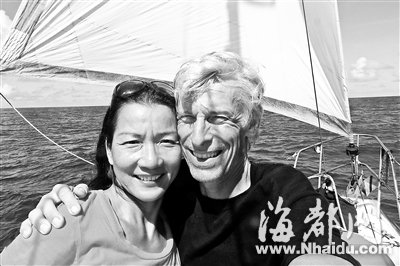 中国女子与洋老公驾二手帆船在海上航行497天