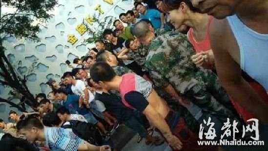 广州白云警方妥善处置一宗人员聚集事件