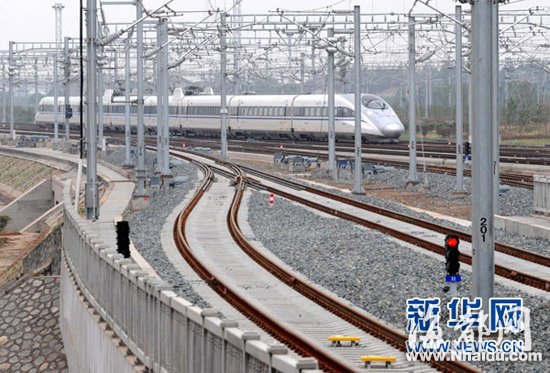 7月1日全国铁路实行新运行图 动车组列车超一半