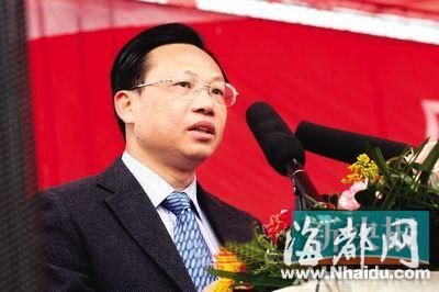 广州化工集团原总经理受审：曾哭穷获50万贿款
