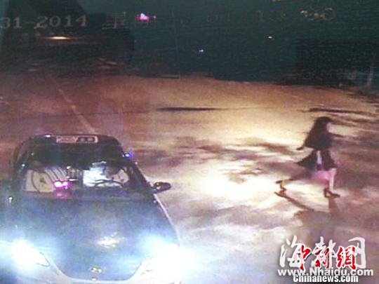 因钱女友闹分手 36岁单身男抢劫年轻女路人宣泄