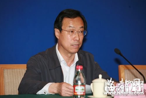 山东潍坊常务副市长陈白峰自缢身亡