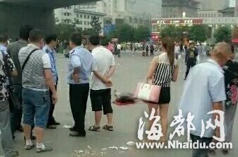 西安火车站发生流血事件 警方：1男子被打死