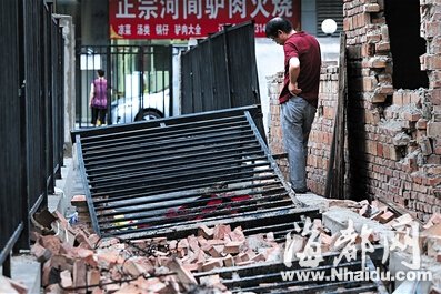 北京：12岁男孩在昨日雷雨中被倒塌围墙砸死