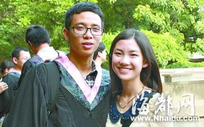 武大学霸情侣被美多所高校录取 选择同一大学