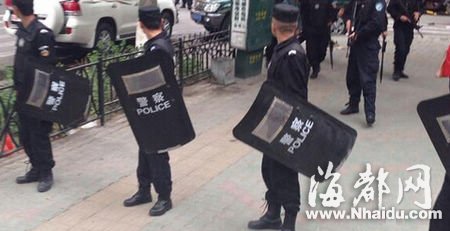 新华社：乌鲁木齐早晚市因受恐怖主义威胁关闭