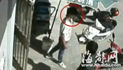 新疆和田棋牌室砍人案嫌犯：没想到群众会反抗