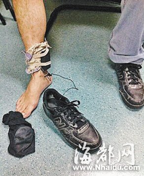 珠海：日本男子将手机藏鞋中偷拍女性被拘