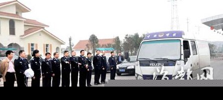 公安部通缉7大毒贩 去年225名禁毒民警因公伤亡