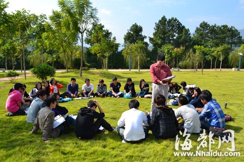 大一入學(xué)先聽英語教育講座