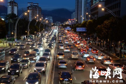 福州向交通拥堵“宣战”将推一揽子治理措施