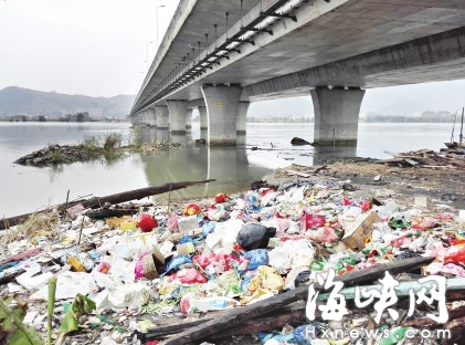 福州龙祥岛上垃圾转运站设江边 市民望其迁走