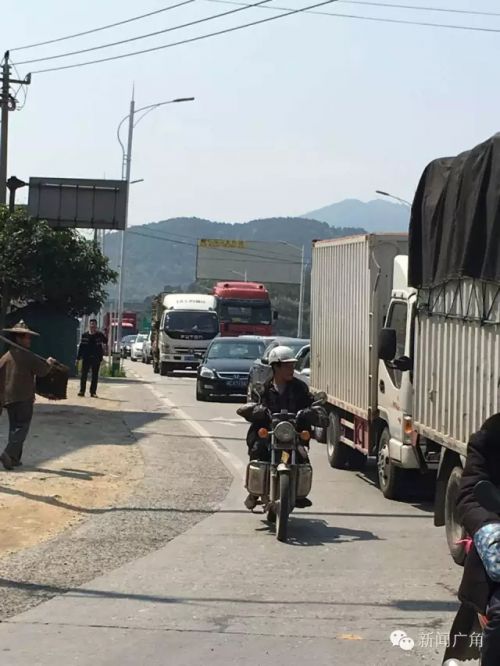 泉南高速危化品泄漏！多路段交通管制堵成长龙