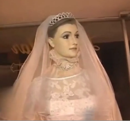 婚纱店主疑用女儿尸体做模特 75年面貌不变