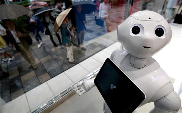日本超萌机器人被高中录取：首次与人类共同学习