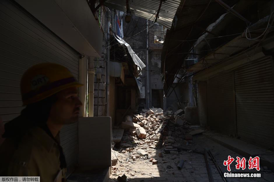 印度新德里一在建建筑发生倒塌事故 已致1死2伤