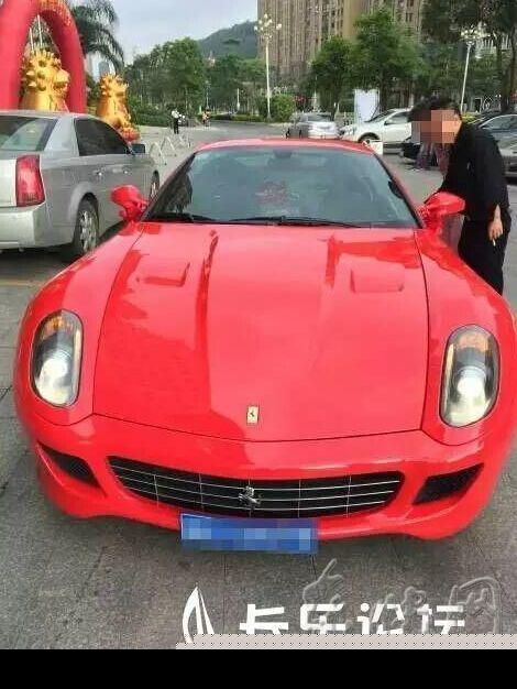 福州长乐又现豪车婚礼 各种豪车超跑总值过亿元
