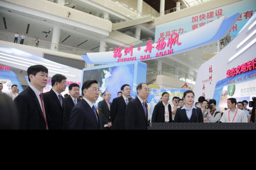 省委书记尤权、省长于伟国参观海交会展馆