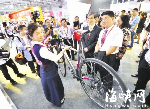 海交会展馆不乏小商户 看老百姓如何“转型升级”