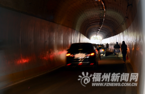 两隧道“失明”行车险象环生 供电公司：已提前通知停电