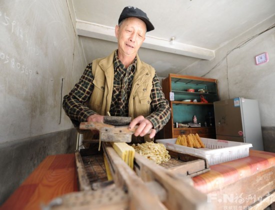 一块豆腐做半个世纪 老手工艺人百年技艺盼传人