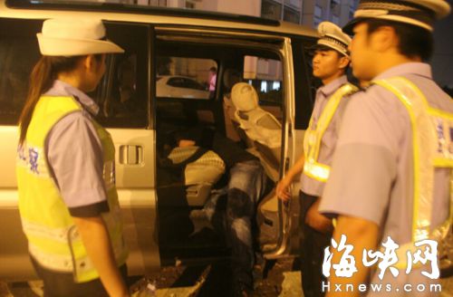 酒驾被查 长乐男子耍无赖不接受酒精检测